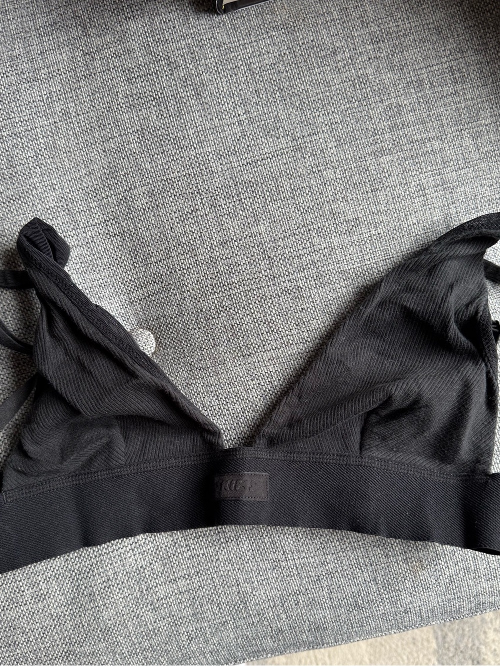 Black Women's Wireless Triangle Bralette - SKIMS